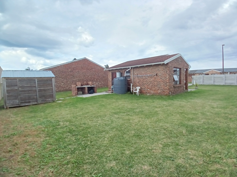 To Let 2 Bedroom Property for Rent in Greenshields Park Eastern Cape